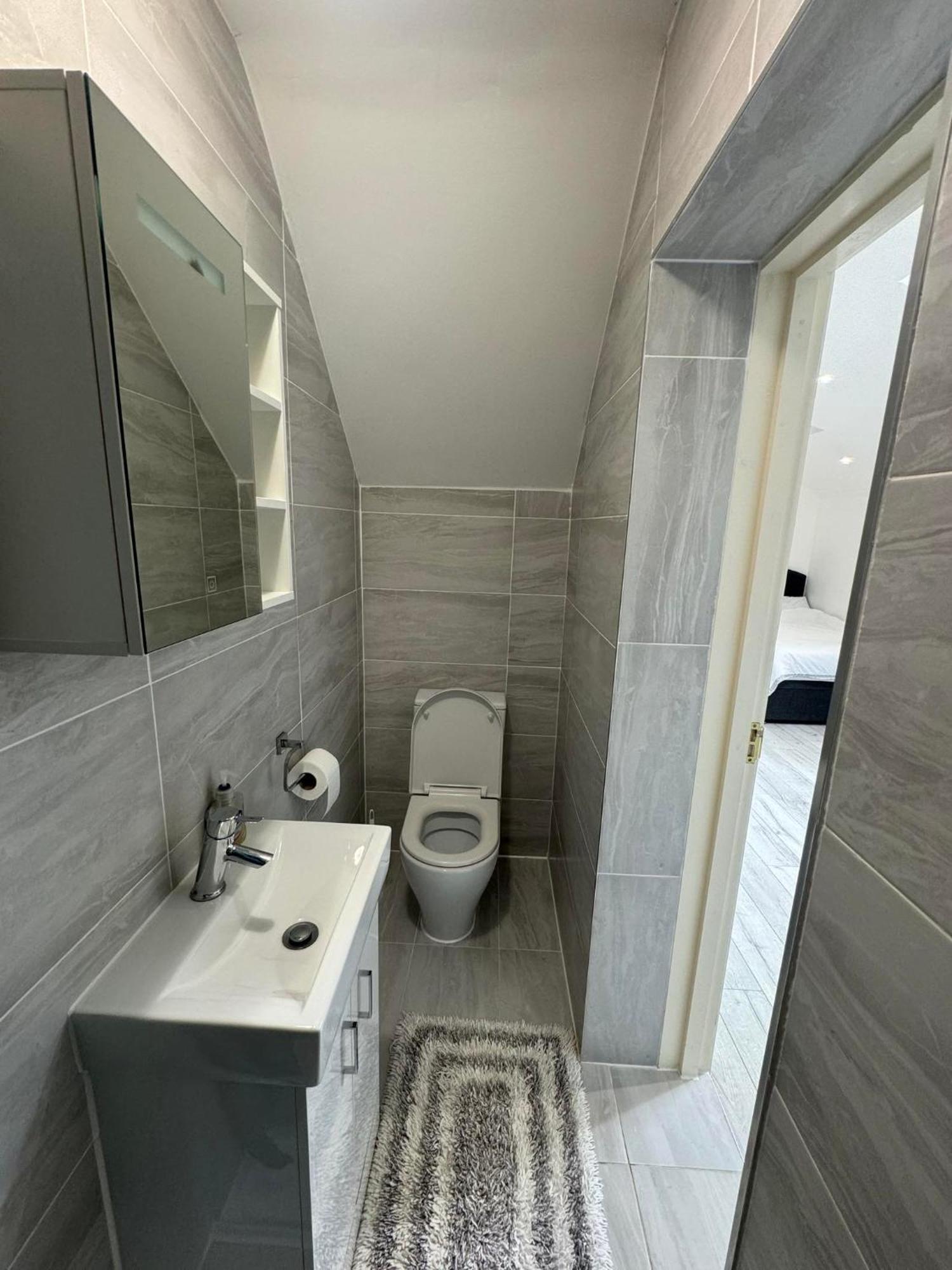 Studio Room Next To Gatwick Crawley  Exterior foto